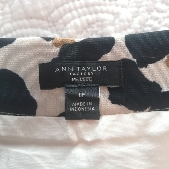 NWOT Ann Taylor Petite Cheetah Skirt (0P) 🐆🌴 - Picture 5 of 7